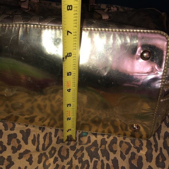 Micheal Kors XL gold metallic monogram tote wallet, slides available separately - Picture 11 of 13